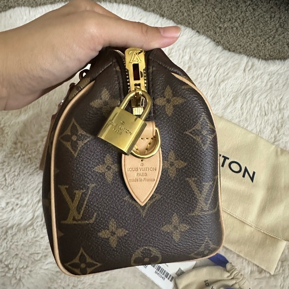 SOLD! Authentic Louis Vuitton Speedy 20 ♥️ Excellent condition. No strap. - Picture 3 of 4